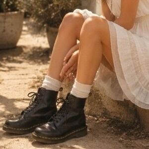 Dr Martens 1460 Smooth Leather 8-Eye Lace Up Black Combat Boots 9 Moto Biker Alt